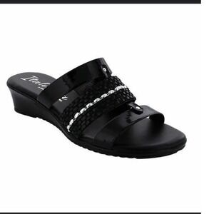 Italiana by Italian Shoemakers Women's Dorthie Wedge Sandals 9.5M Black NEW